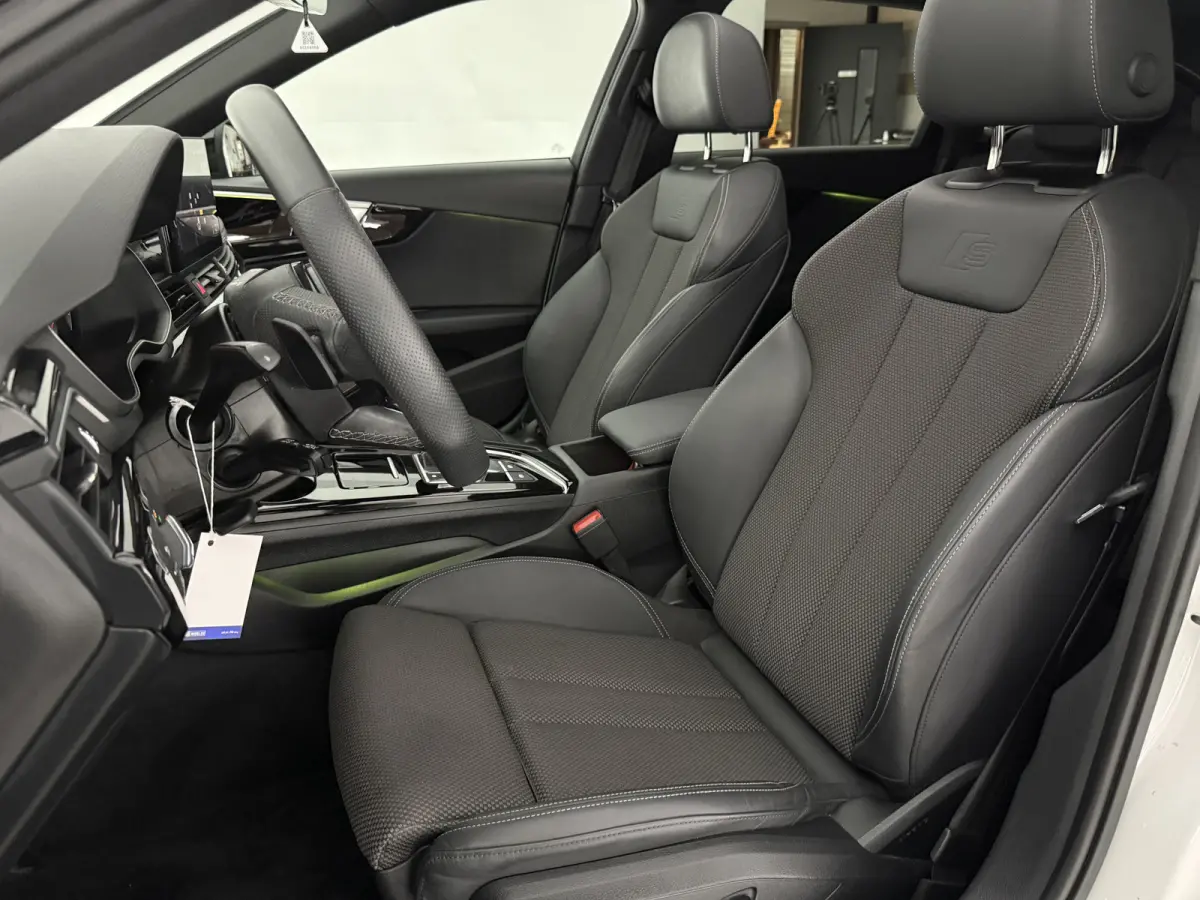 35 TFSI S-Line Competition | Black Edition | Pano | Camera | Virtual | Sfeer | Trekhaak | Carplay | Parkeersens.