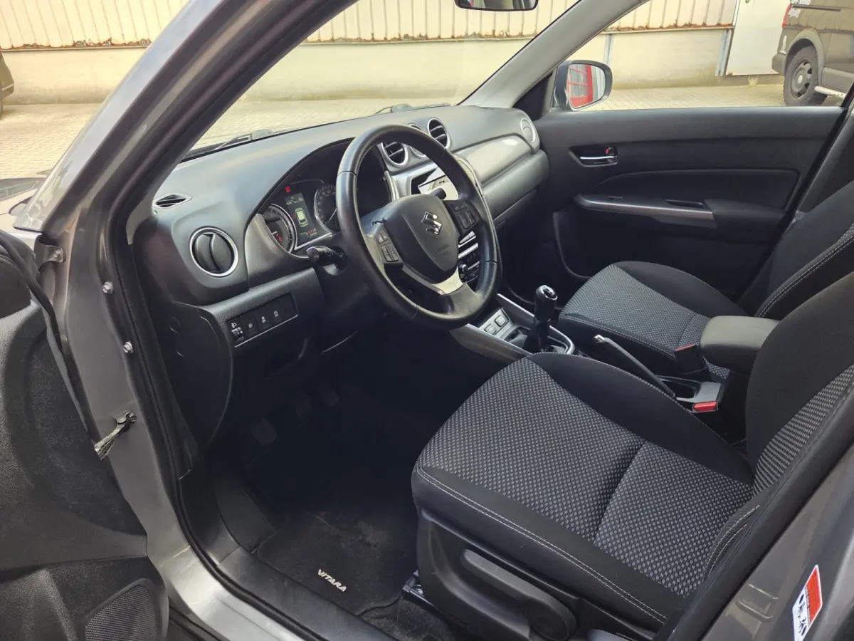 1.0 Boosterjet Select /Stoelverwarming/ Apple carplay -Android auto/ Cruise control/Camera/ Rijklaarprijs!
