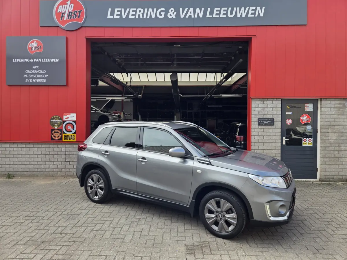 1.0 Boosterjet Select /Stoelverwarming/ Apple carplay -Android auto/ Cruise control/Camera/ Rijklaarprijs!