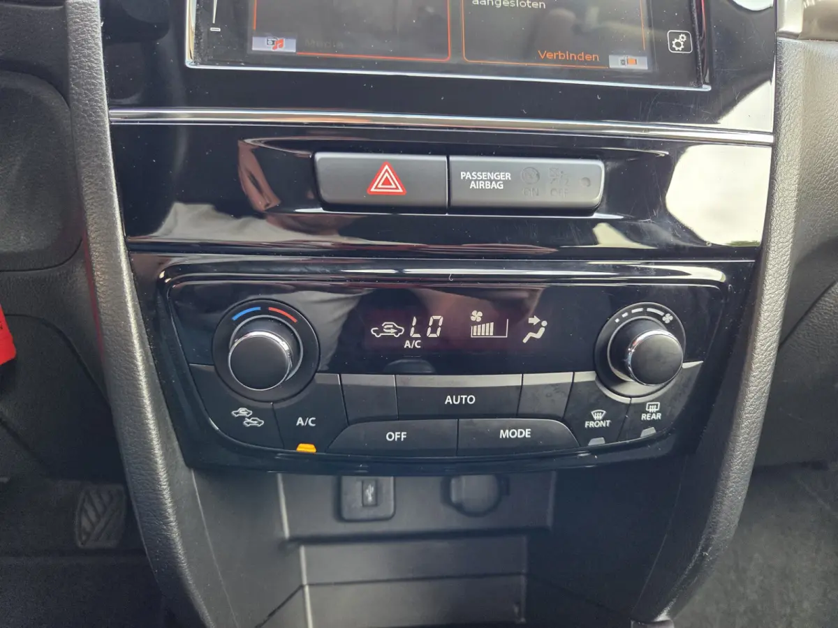 1.0 Boosterjet Select /Stoelverwarming/ Apple carplay -Android auto/ Cruise control/Camera/ Rijklaarprijs!