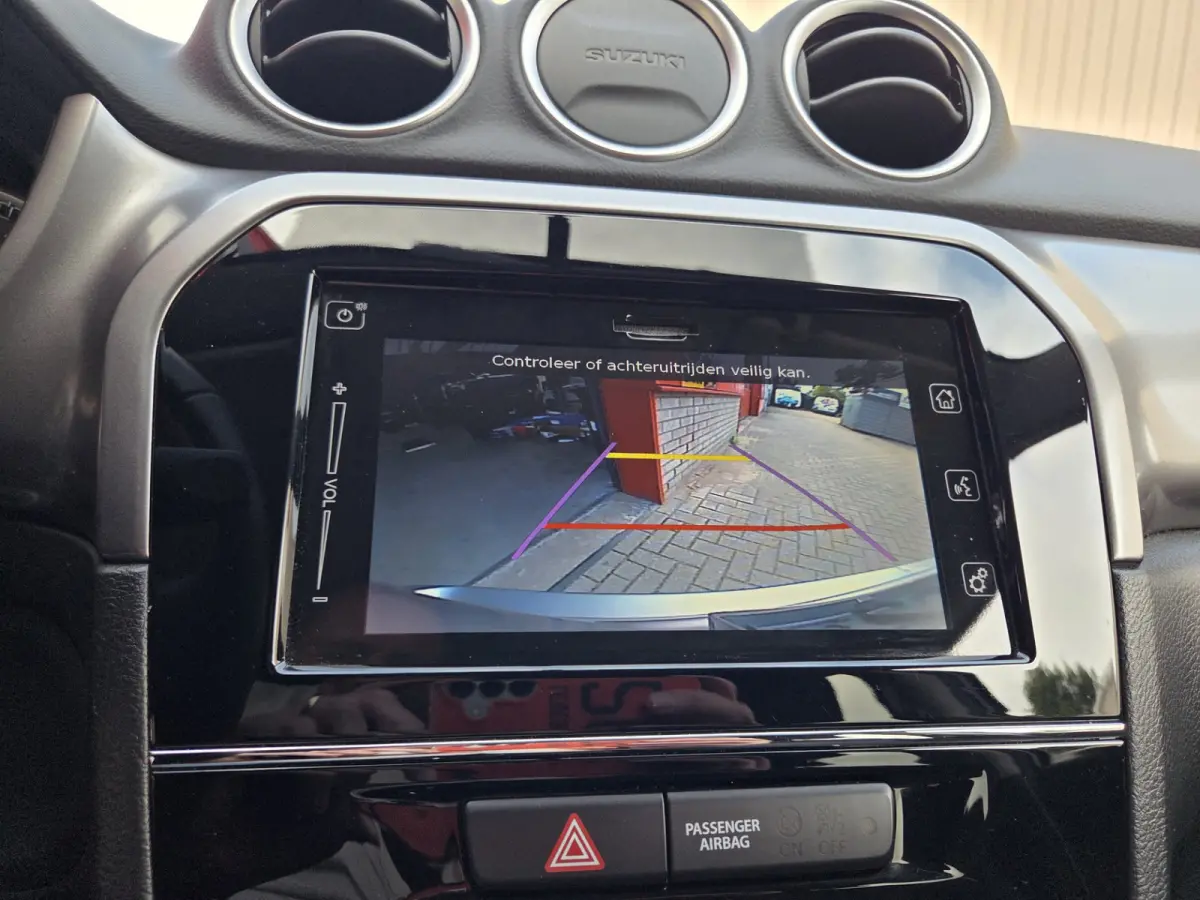 1.0 Boosterjet Select /Stoelverwarming/ Apple carplay -Android auto/ Cruise control/Camera/ Rijklaarprijs!
