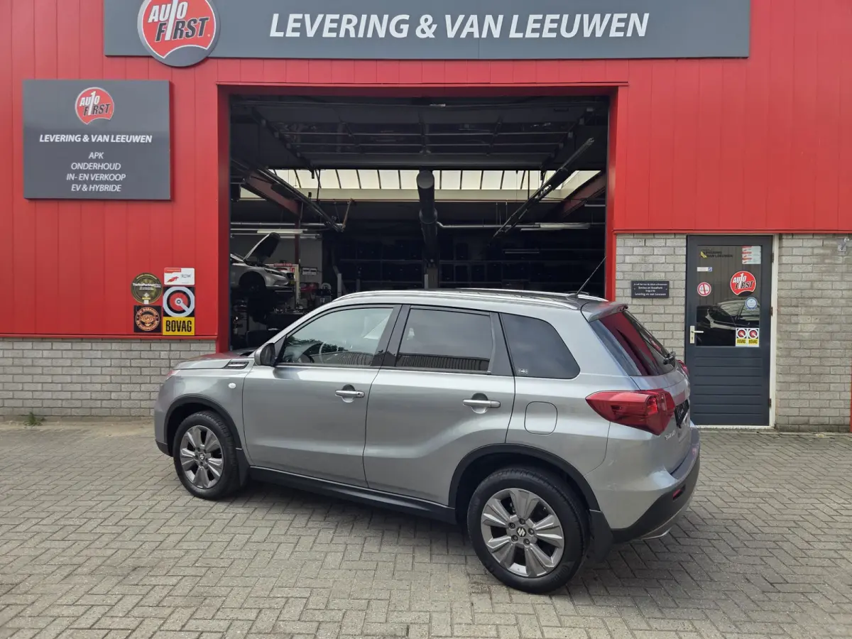 1.0 Boosterjet Select /Stoelverwarming/ Apple carplay -Android auto/ Cruise control/Camera/ Rijklaarprijs!
