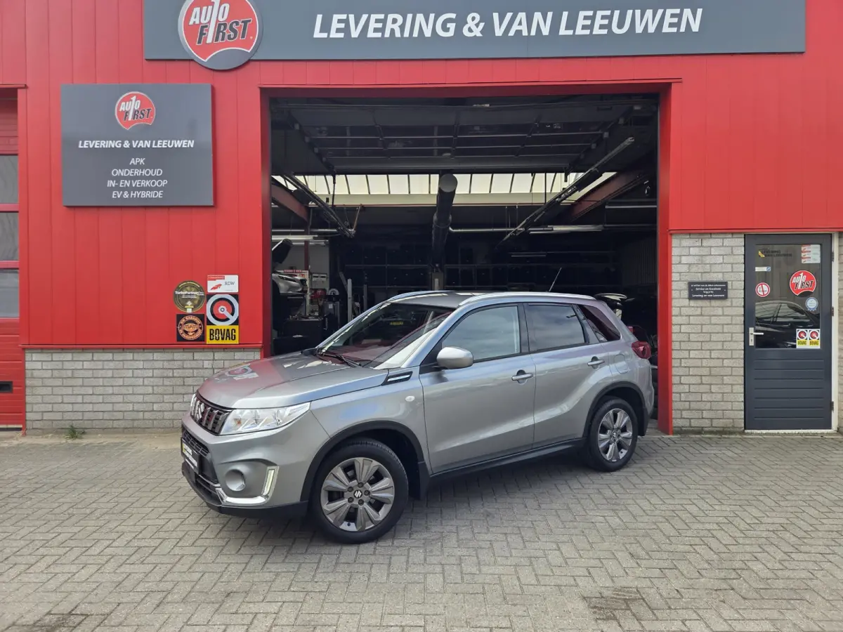 1.0 Boosterjet Select /Stoelverwarming/ Apple carplay -Android auto/ Cruise control/Camera/ Rijklaarprijs!
