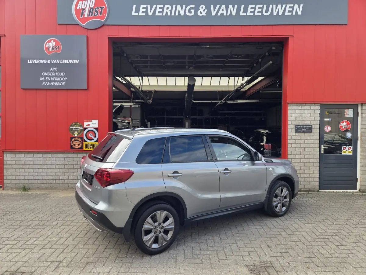 1.0 Boosterjet Select /Stoelverwarming/ Apple carplay -Android auto/ Cruise control/Camera/ Rijklaarprijs!