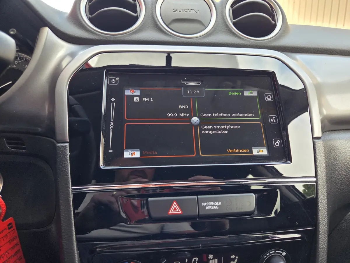 1.0 Boosterjet Select /Stoelverwarming/ Apple carplay -Android auto/ Cruise control/Camera/ Rijklaarprijs!