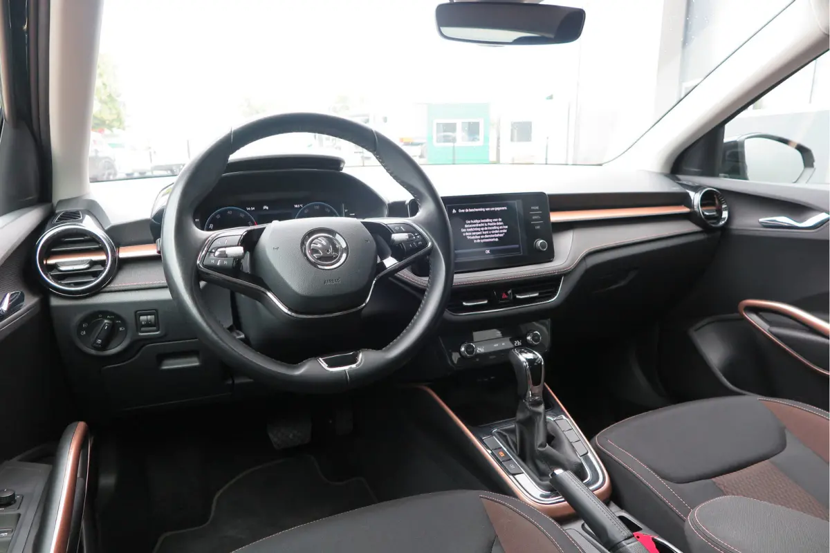 1.0 TSI 81kw 110pk DSG Business Edition Virtual cockpit,DAB+ , PDC, Navi via Carplay , LMV ,Led, .