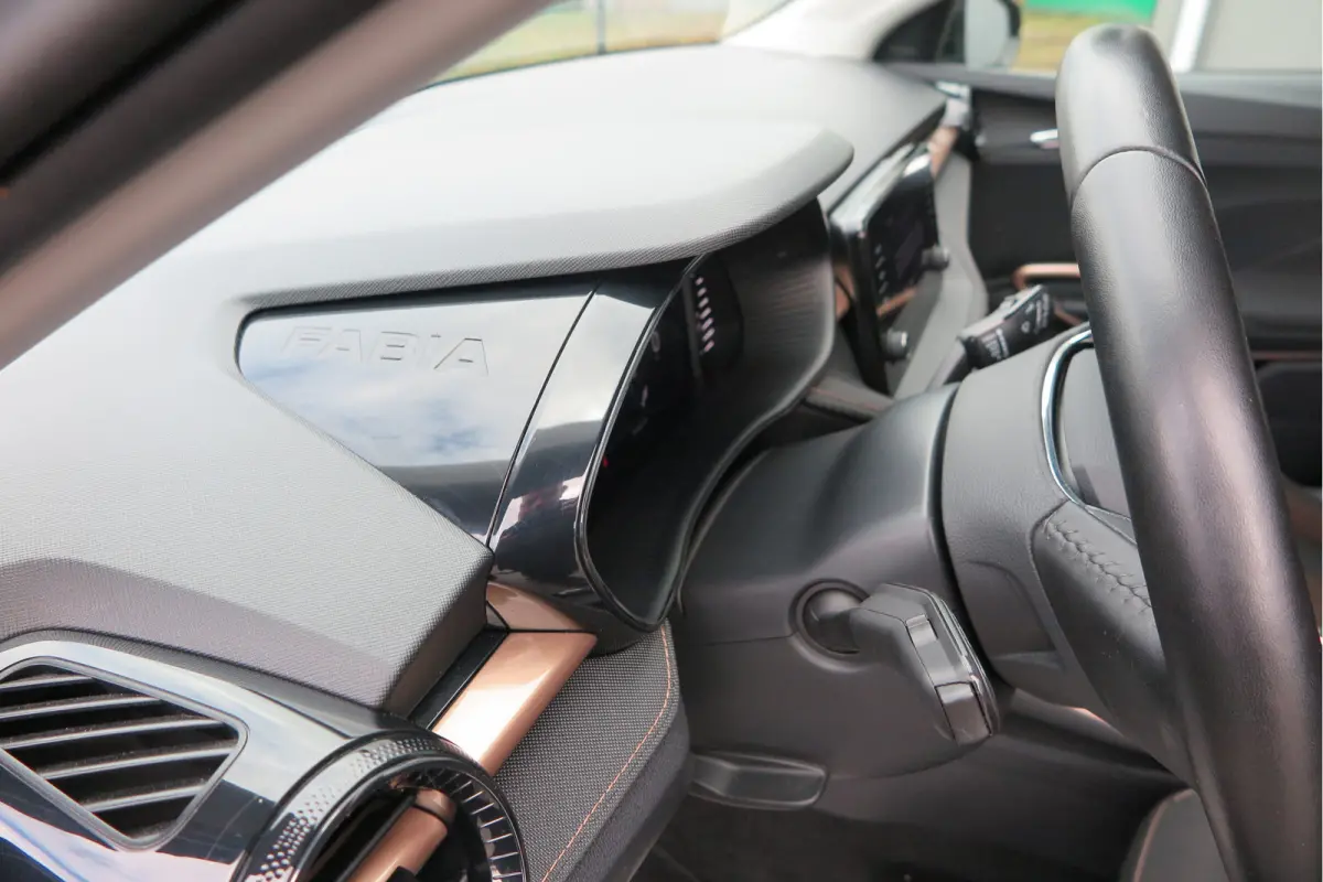 1.0 TSI 81kw 110pk DSG Business Edition Virtual cockpit,DAB+ , PDC, Navi via Carplay , LMV ,Led, .