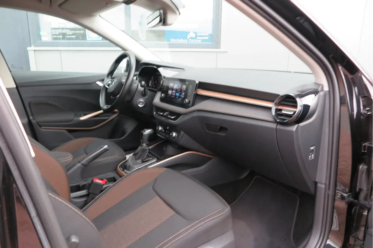 1.0 TSI 81kw 110pk DSG Business Edition Virtual cockpit,DAB+ , PDC, Navi via Carplay , LMV ,Led, .