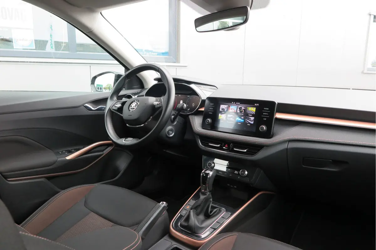 1.0 TSI 81kw 110pk DSG Business Edition Virtual cockpit,DAB+ , PDC, Navi via Carplay , LMV ,Led, .