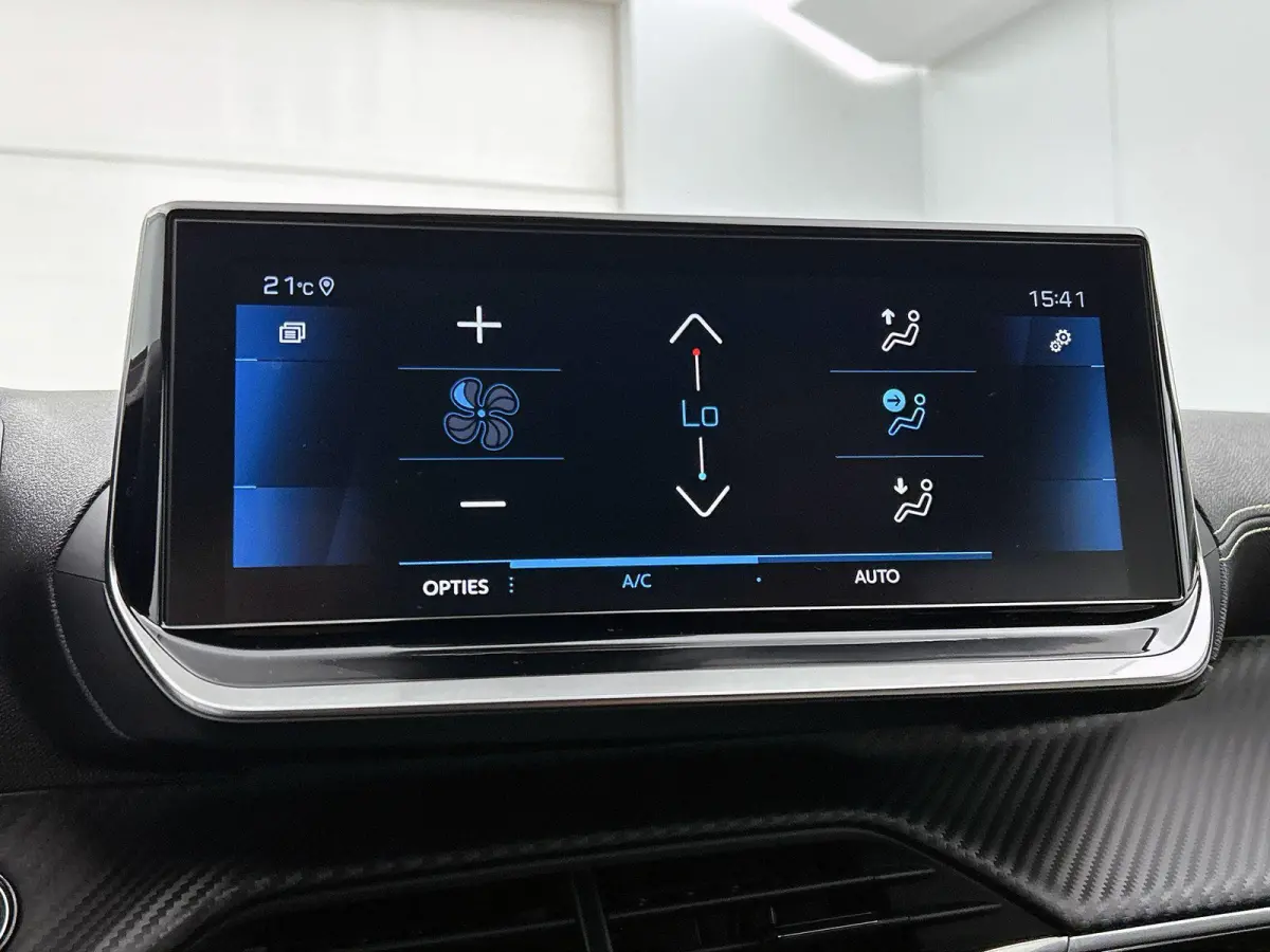 GT Pack 130pk Automaat | Navigatie | Achteruitrijcamera | Leder/Alcantara | Stoelverwarming | Full Led koplampen | Adaptieve Cruise Control | 3D Cockpit | Parkeersensoren v+a | Climate Contr