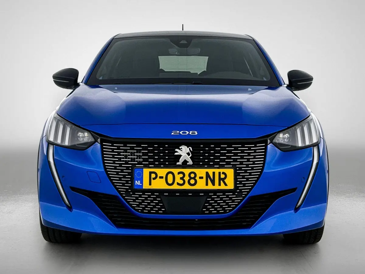 GT Pack 130pk Automaat | Navigatie | Achteruitrijcamera | Leder/Alcantara | Stoelverwarming | Full Led koplampen | Adaptieve Cruise Control | 3D Cockpit | Parkeersensoren v+a | Climate Contr