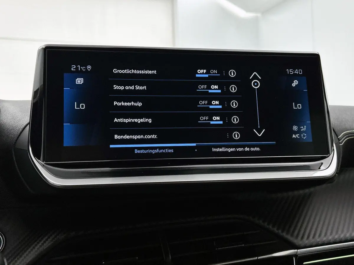 GT Pack 130pk Automaat | Navigatie | Achteruitrijcamera | Leder/Alcantara | Stoelverwarming | Full Led koplampen | Adaptieve Cruise Control | 3D Cockpit | Parkeersensoren v+a | Climate Contr