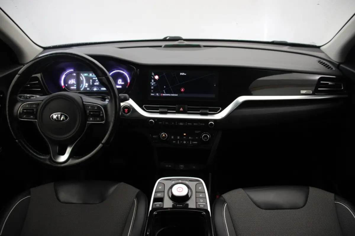 E-Niro DynamicLine 64 kWh - Carplay, Stoelverw. Trekhaak, SOH 99%