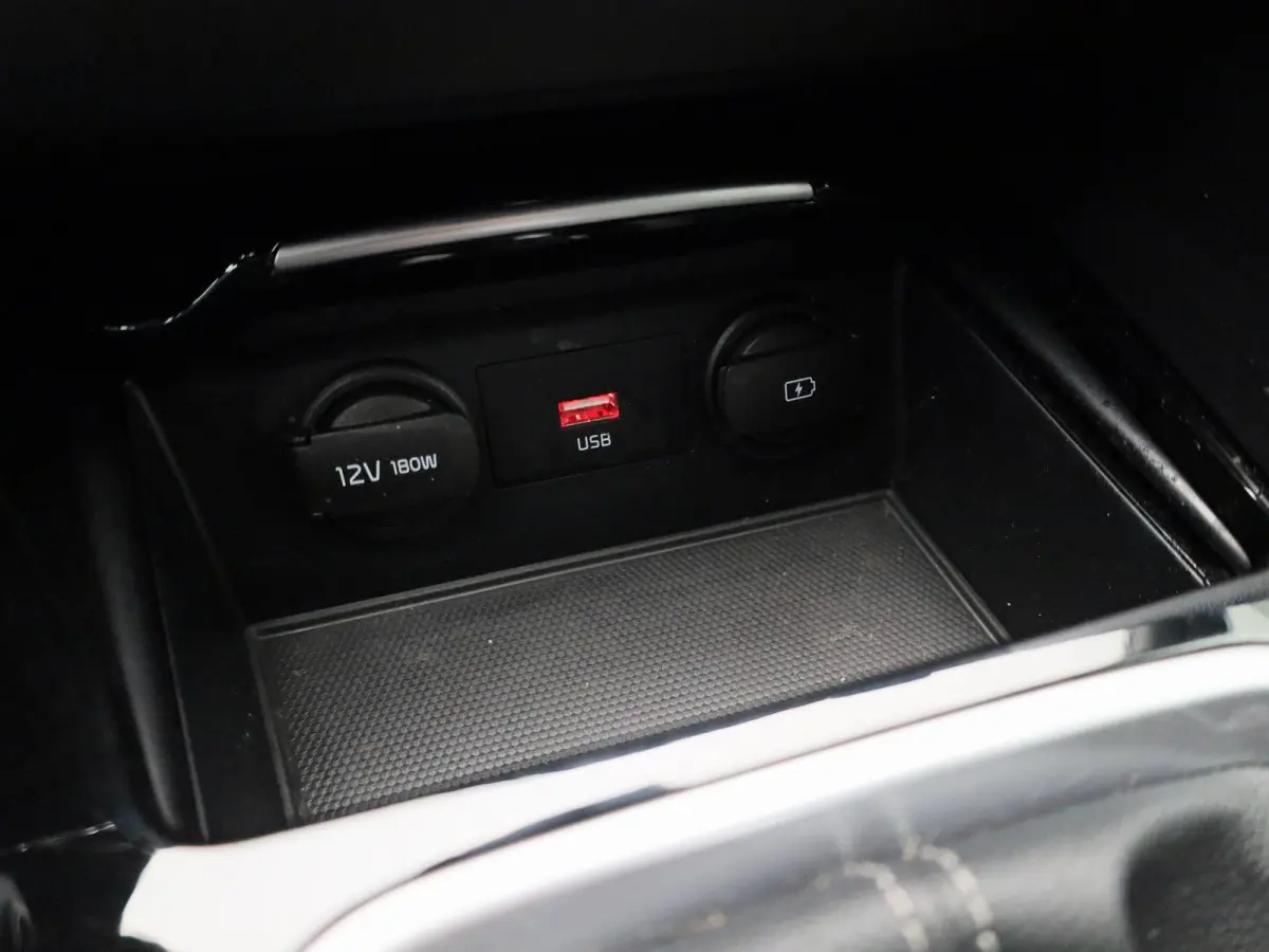 1.0 T-GDi GT-Line Business Edition | Apple Carplay / Android Auto | Camera | Navigatie | Keyless | Stoel/Stuurverwarming |