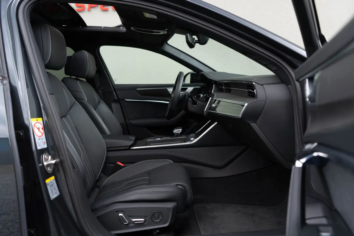 50 TFSI e Quattro / Head-Up Display/ Bang & Olufsen Sound System/ Cruise Control/ Panoramadak/ 220kW (300PK)