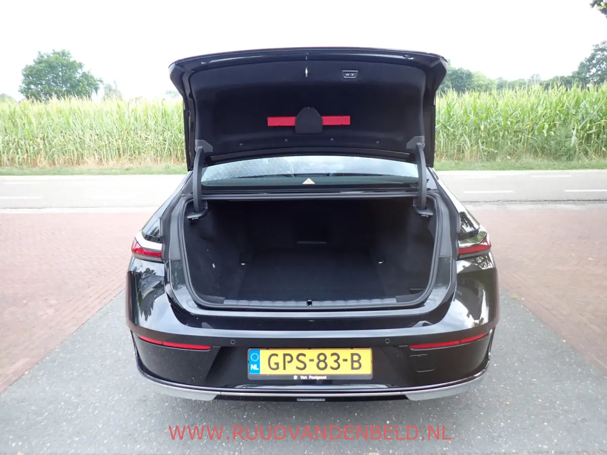 eDrive 106 kWh !! EX BTW 53.636 !! SOH 94% / HEAD-UP / SOFT-CLOSE / ACTIVE-STEERING / 360*