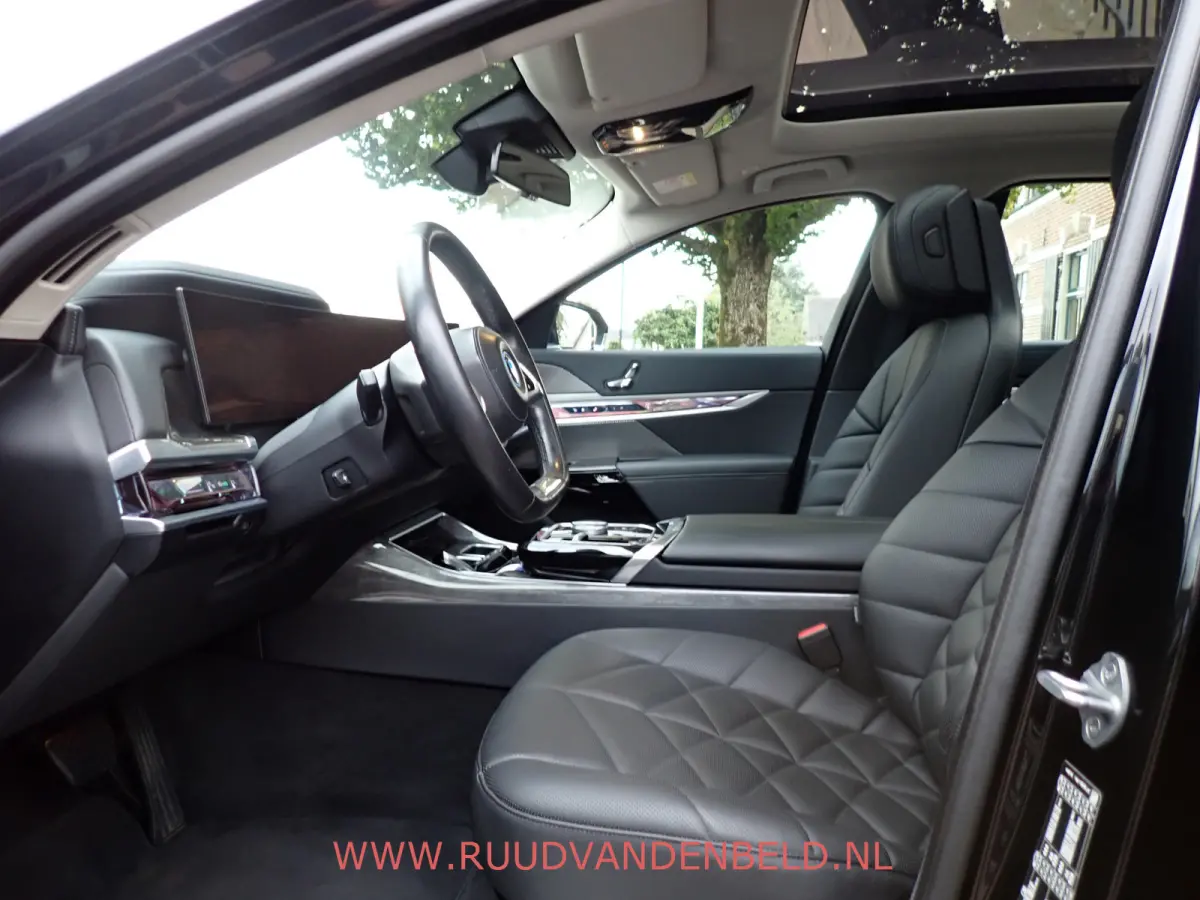 eDrive 106 kWh !! EX BTW 53.636 !! SOH 94% / HEAD-UP / SOFT-CLOSE / ACTIVE-STEERING / 360*