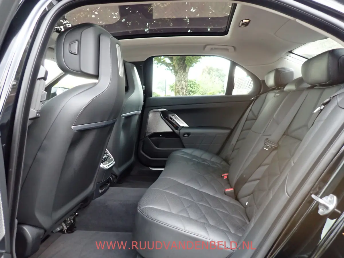 eDrive 106 kWh !! EX BTW 53.636 !! SOH 94% / HEAD-UP / SOFT-CLOSE / ACTIVE-STEERING / 360*