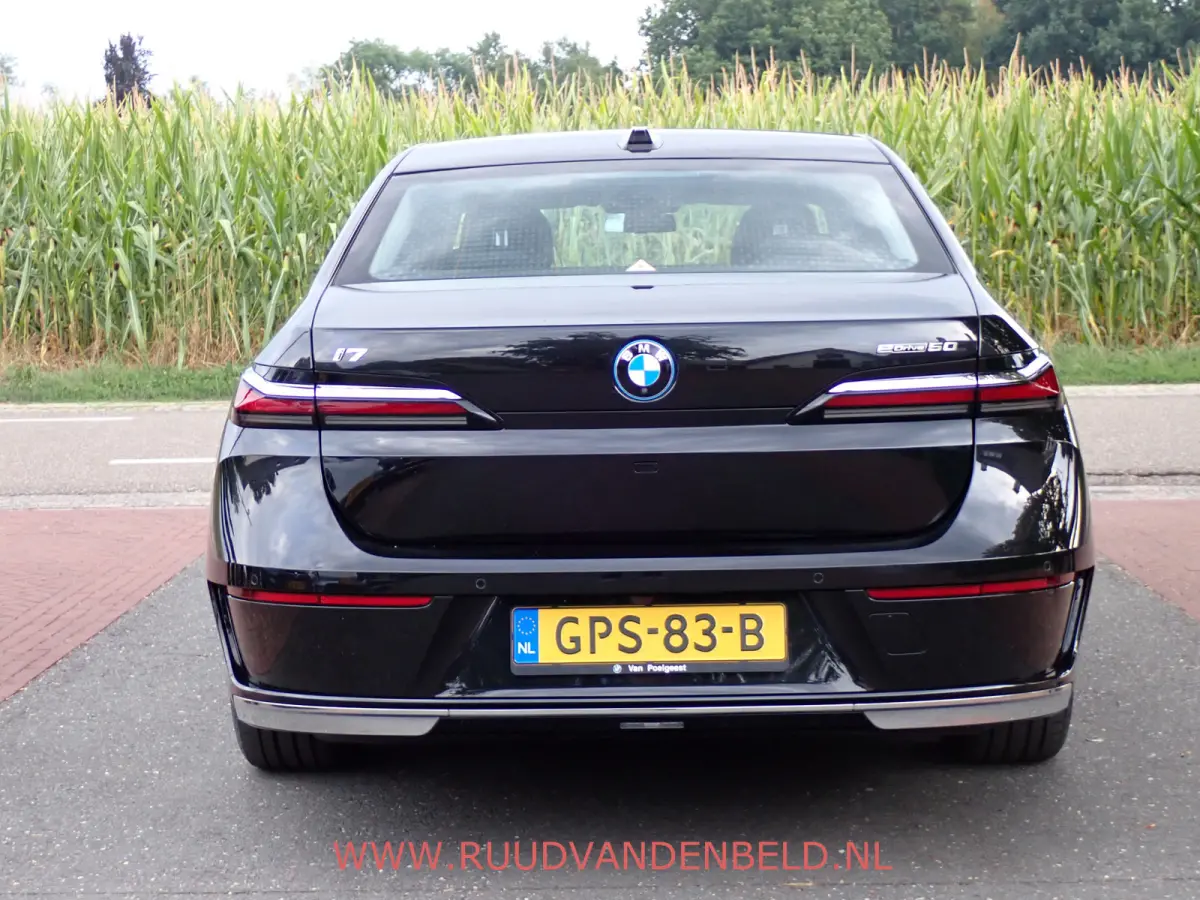 eDrive 106 kWh !! EX BTW 53.636 !! SOH 94% / HEAD-UP / SOFT-CLOSE / ACTIVE-STEERING / 360*