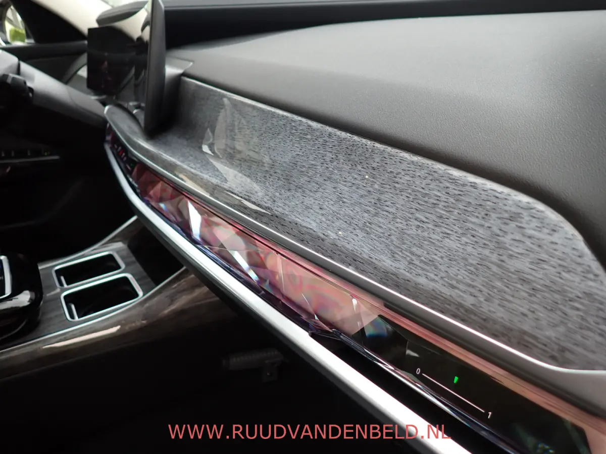 eDrive 106 kWh !! EX BTW 53.636 !! SOH 94% / HEAD-UP / SOFT-CLOSE / ACTIVE-STEERING / 360*