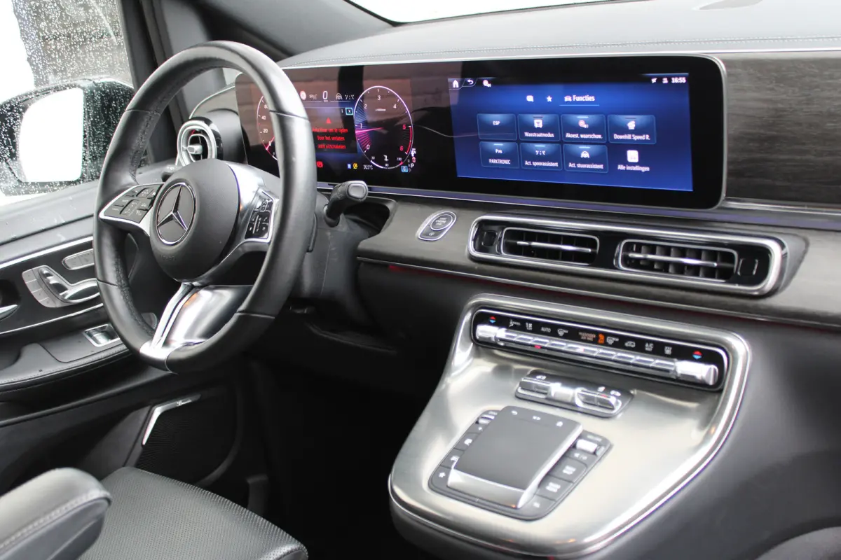 300d / Exclusive / AMG / DC / 4-Matic / Elec Stoelen / 360 Cam / Burmester / Vol Opties / NIEUWSTAAT.