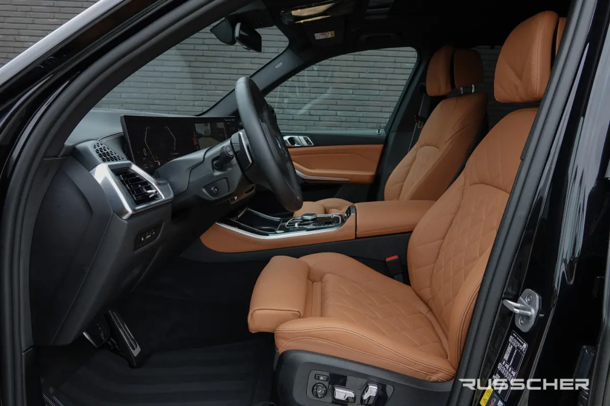 xDrive50e 490Pk X-Drive | M-Sport Pro | Shadowline | Luchtvering | Panoramadak | 360° Camera | Harman-Kardon | Head Up Display | Trekhaak | 22''