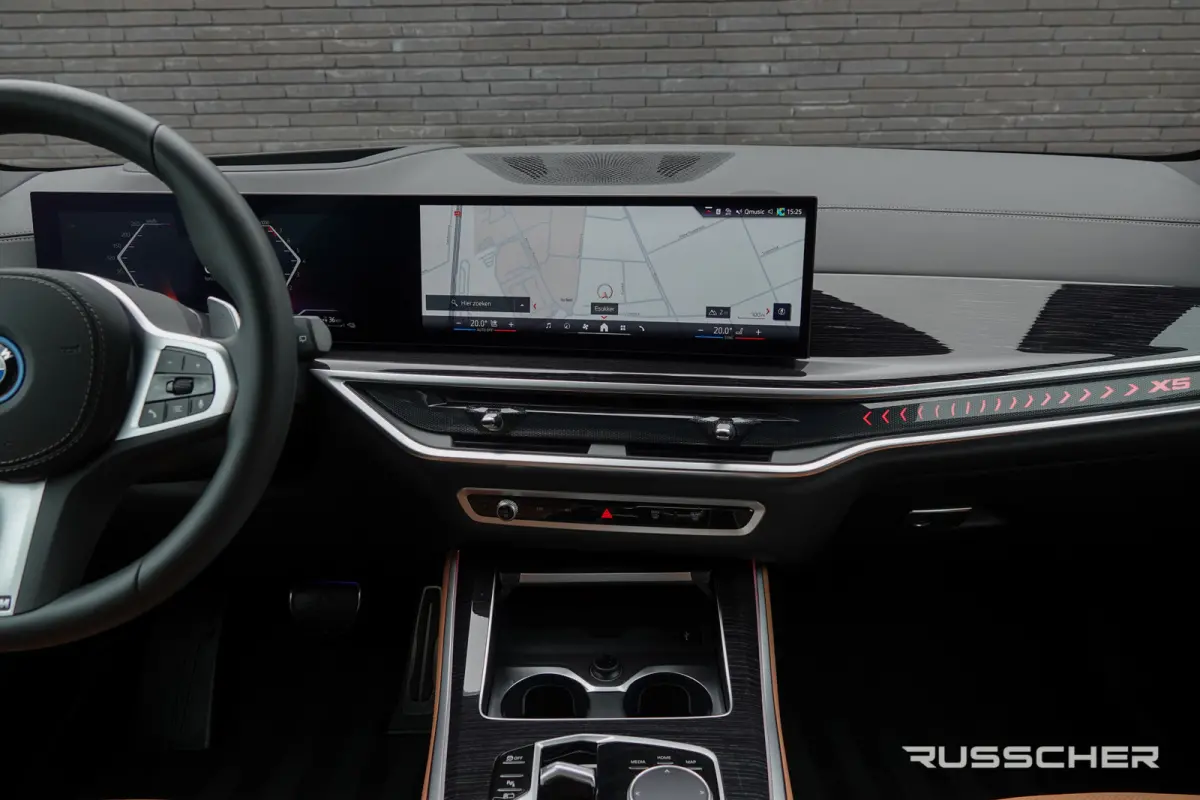 xDrive50e 490Pk X-Drive | M-Sport Pro | Shadowline | Luchtvering | Panoramadak | 360° Camera | Harman-Kardon | Head Up Display | Trekhaak | 22''