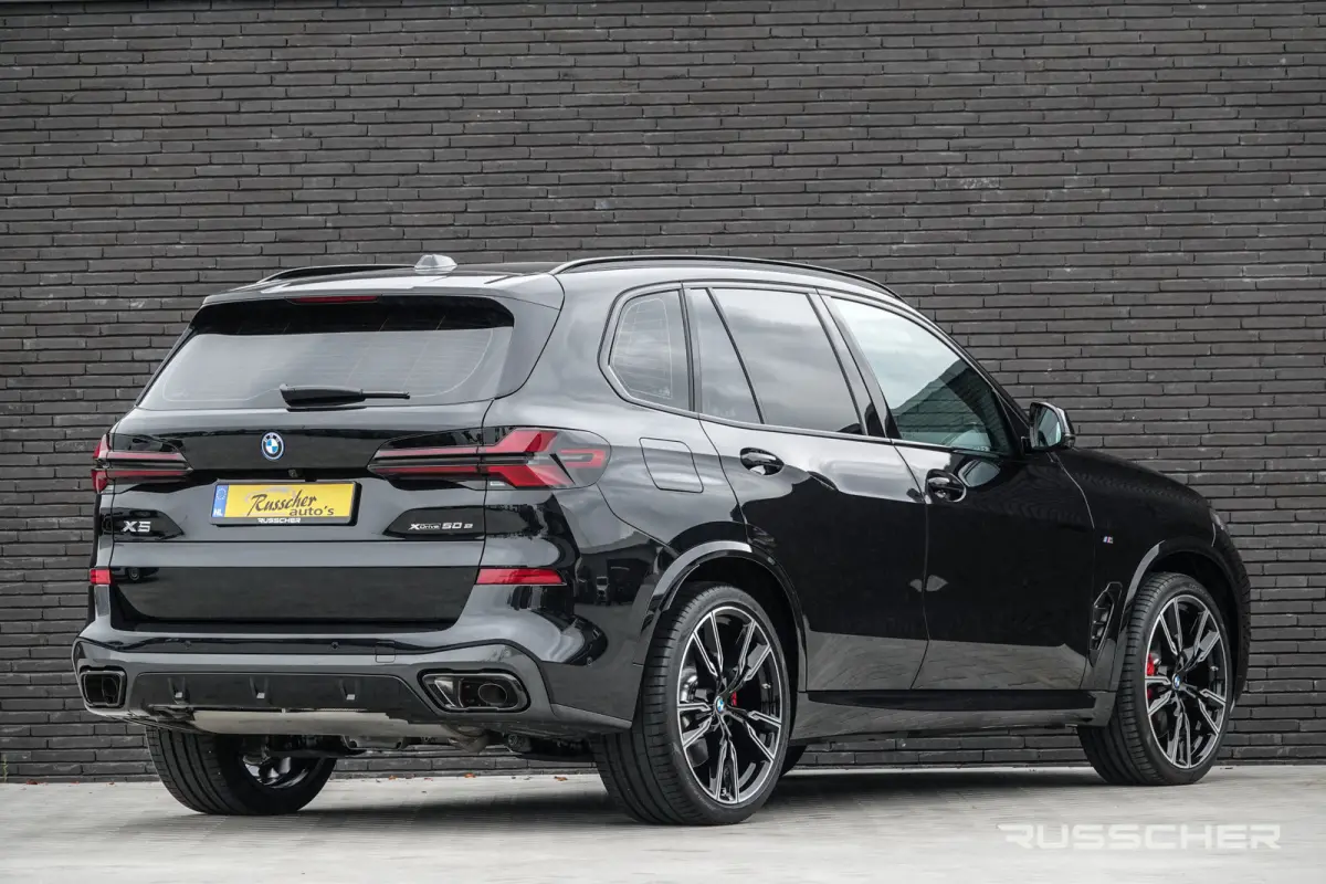 xDrive50e 490Pk X-Drive | M-Sport Pro | Shadowline | Luchtvering | Panoramadak | 360° Camera | Harman-Kardon | Head Up Display | Trekhaak | 22''