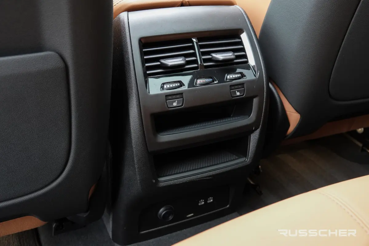 xDrive50e 490Pk X-Drive | M-Sport Pro | Shadowline | Luchtvering | Panoramadak | 360° Camera | Harman-Kardon | Head Up Display | Trekhaak | 22''