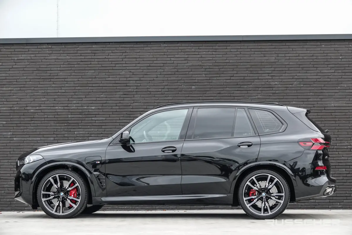 xDrive50e 490Pk X-Drive | M-Sport Pro | Shadowline | Luchtvering | Panoramadak | 360° Camera | Harman-Kardon | Head Up Display | Trekhaak | 22''