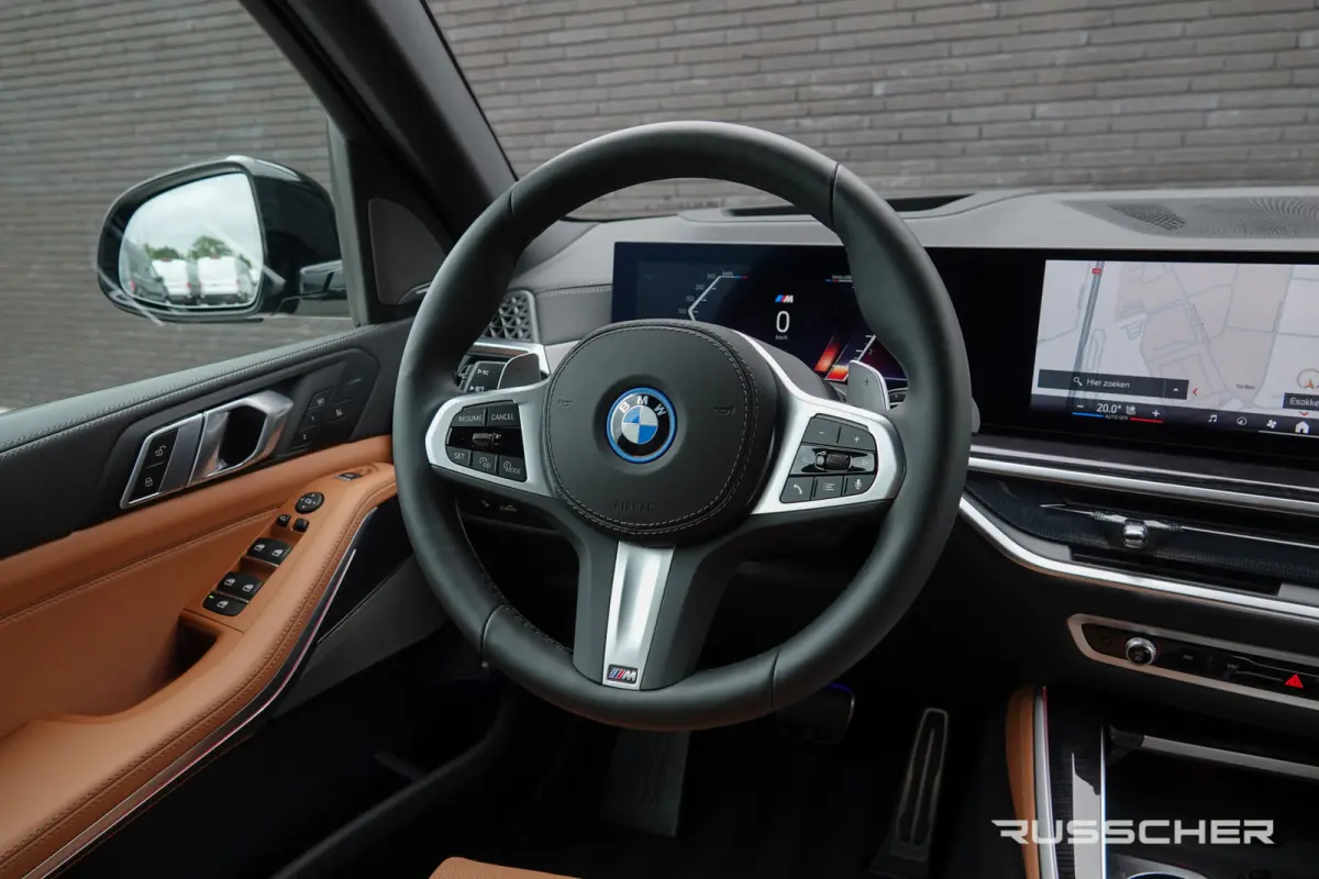 xDrive50e 490Pk X-Drive | M-Sport Pro | Shadowline | Luchtvering | Panoramadak | 360° Camera | Harman-Kardon | Head Up Display | Trekhaak | 22''