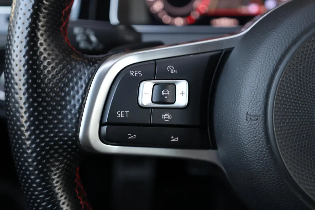 2.0 TSI GTI Performance LED/VIRTUAL/S.VERWARMING/19" LMV/ACC/ECC/LINE/12 MDN GARANTIE!