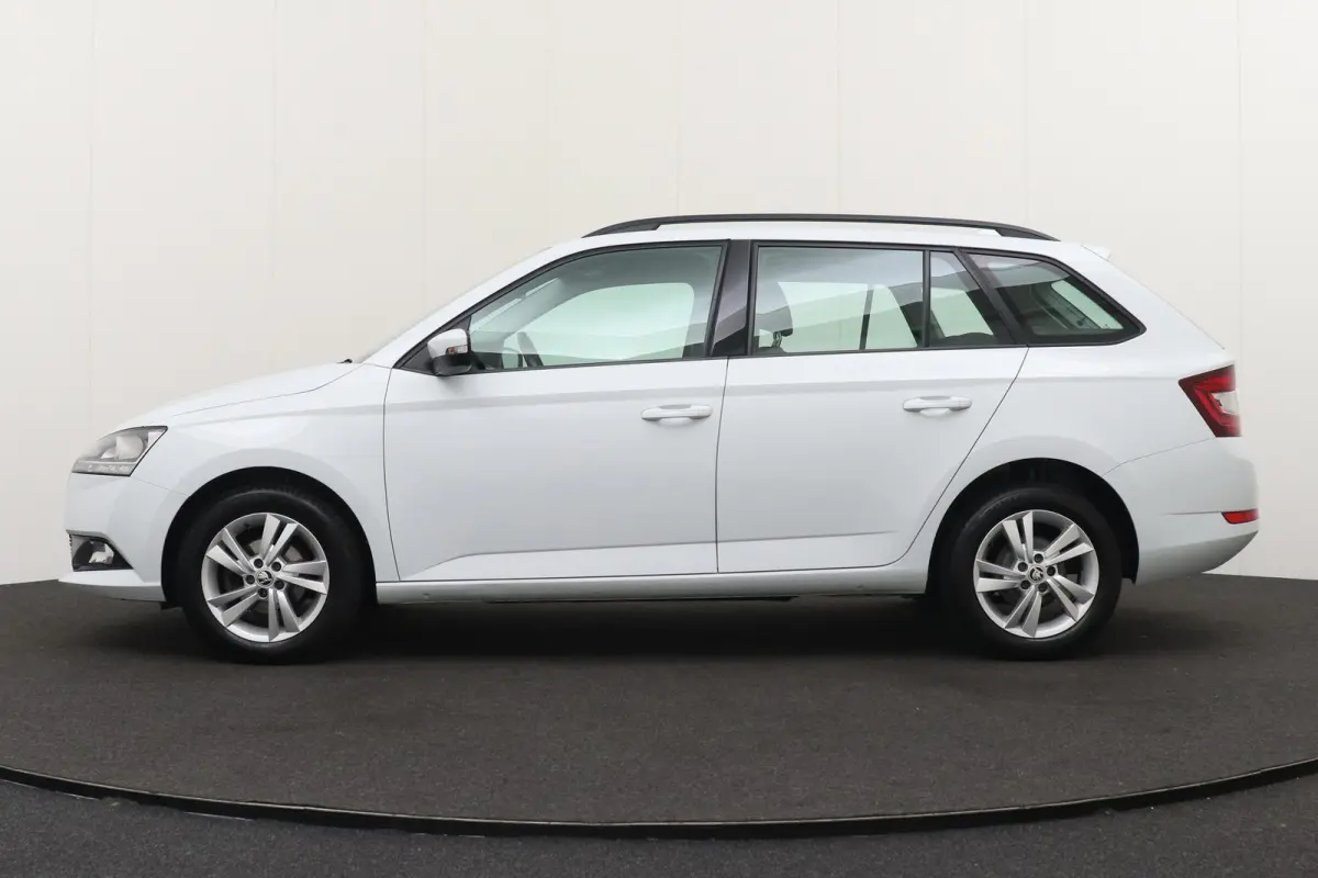 1.0 96 PK TSI Business Carplay Adapt.Cruise Park.sens