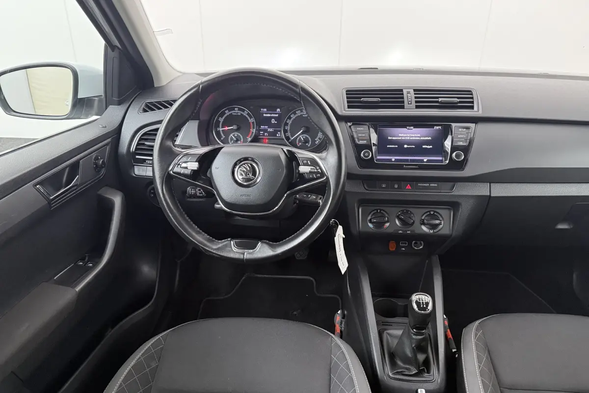 1.0 96 PK TSI Business Carplay Adapt.Cruise Park.sens