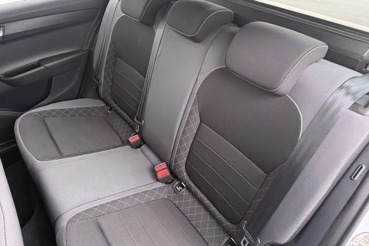 1.0 96 PK TSI Business Carplay Adapt.Cruise Park.sens