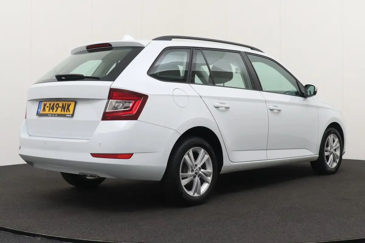 1.0 96 PK TSI Business Carplay Adapt.Cruise Park.sens