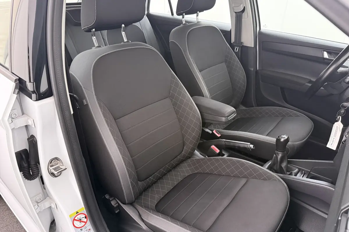 1.0 96 PK TSI Business Carplay Adapt.Cruise Park.sens