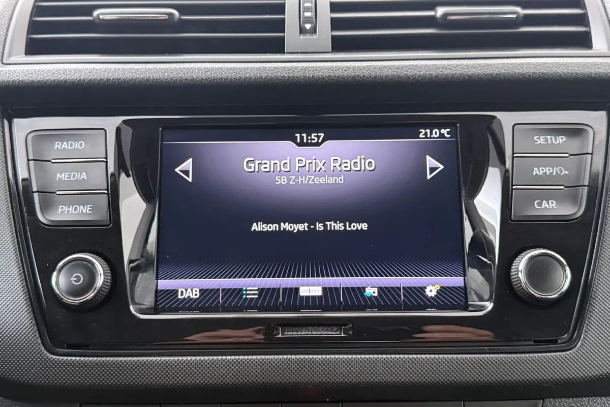 1.0 96 PK TSI Business Carplay Adapt.Cruise Park.sens