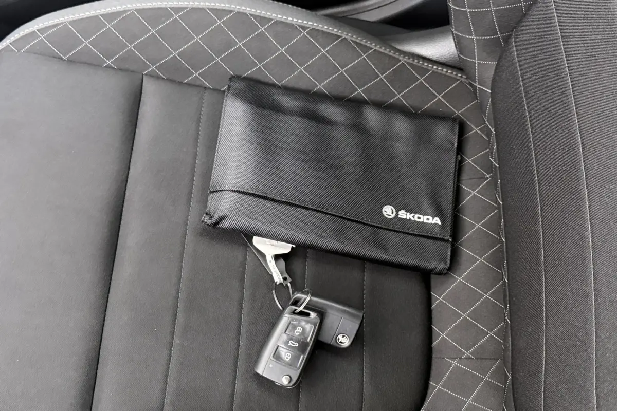 1.0 96 PK TSI Business Carplay Adapt.Cruise Park.sens