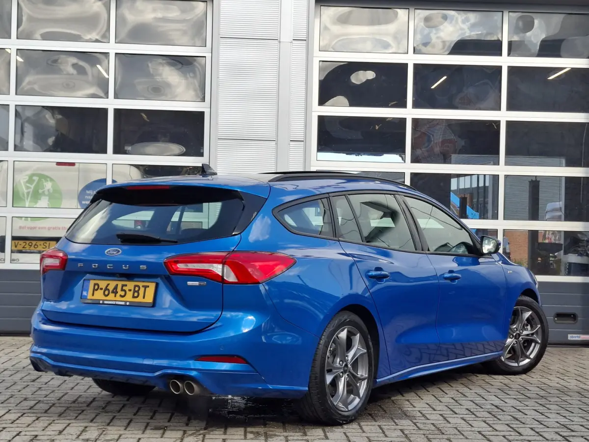 1.0 EcoBoost MHEV ST-Line business | Navigatie/Android/Apple Carplay | LMV 17" | Cruise Control Adaptief | Elektrisch Glazen Panoramadak | Stuur/Voorstoelen/Voorruit Verwarmd | Airco |