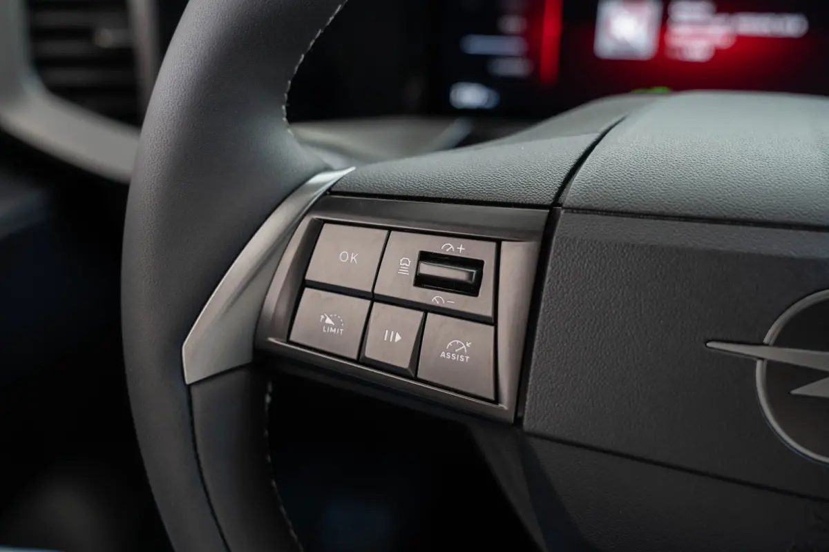 GS 54 kWh | SOH 97% | Navigatie | Camera | Adaptive Cruise | LED Matrix Koplampen | Apple Carplay & Android Auto |