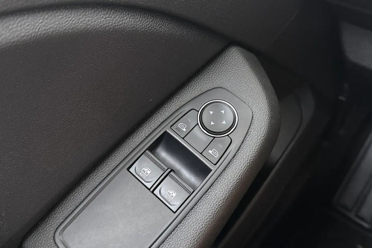 1.0 92 PK TCe Equilibre Navi Carplay Park.sens DAB LED