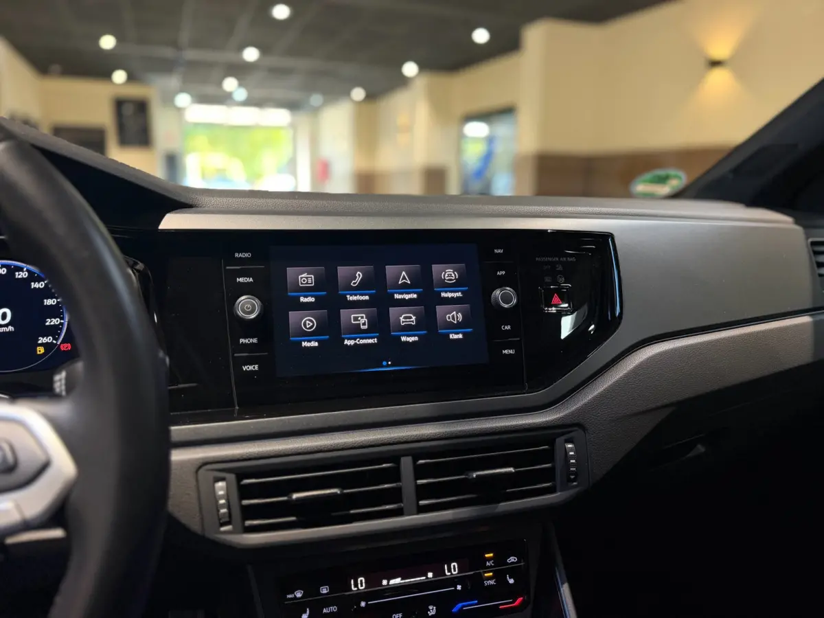 1.0 TSI 3x R-Line |Pano|Virtual Cockpit|Carplay|LED|Stoelverwarming|