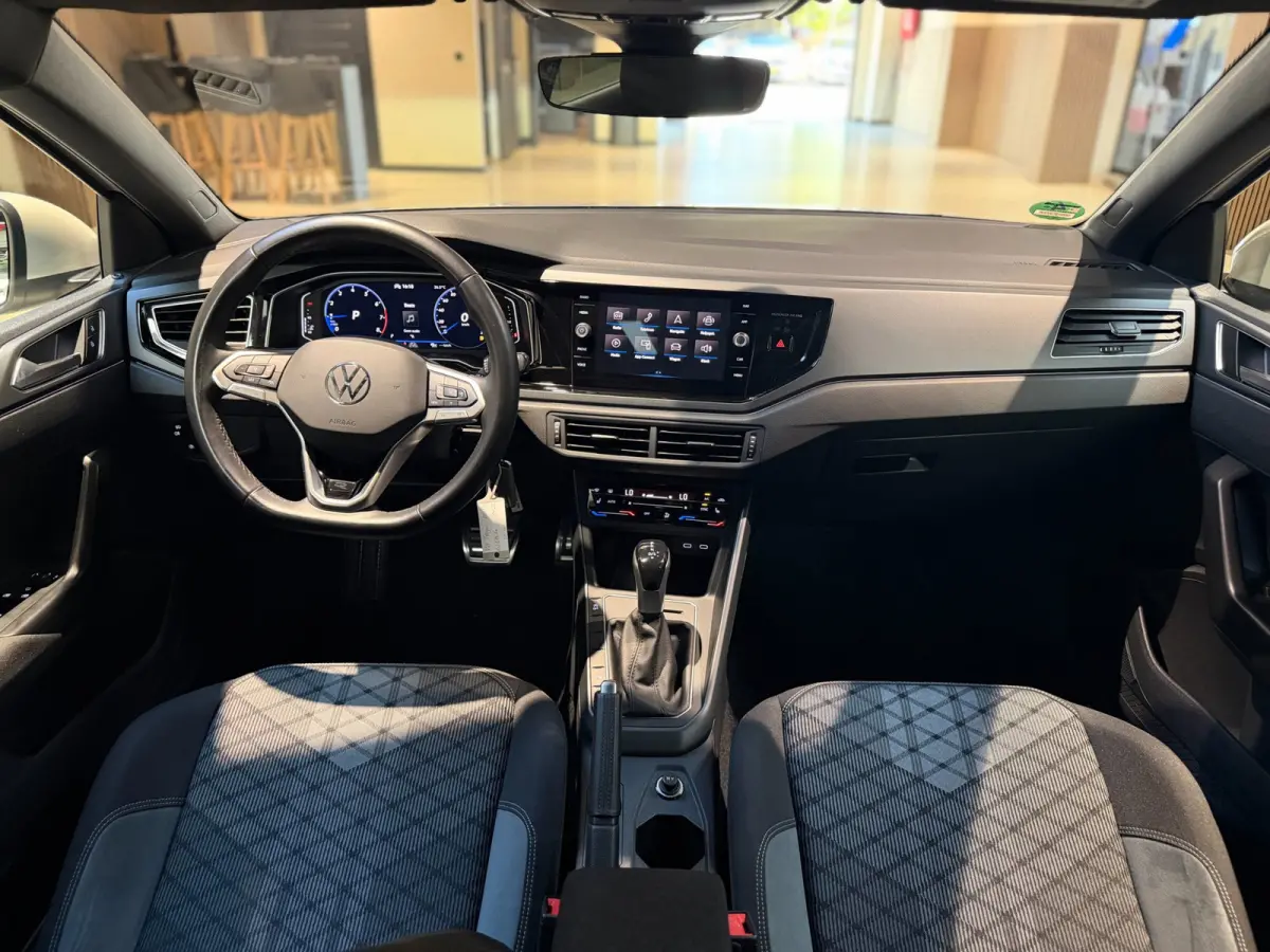 1.0 TSI 3x R-Line |Pano|Virtual Cockpit|Carplay|LED|Stoelverwarming|