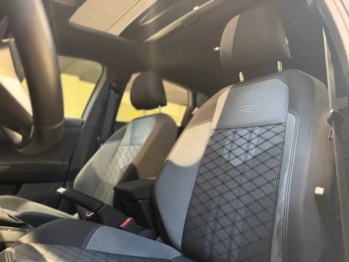 1.0 TSI 3x R-Line |Pano|Virtual Cockpit|Carplay|LED|Stoelverwarming|
