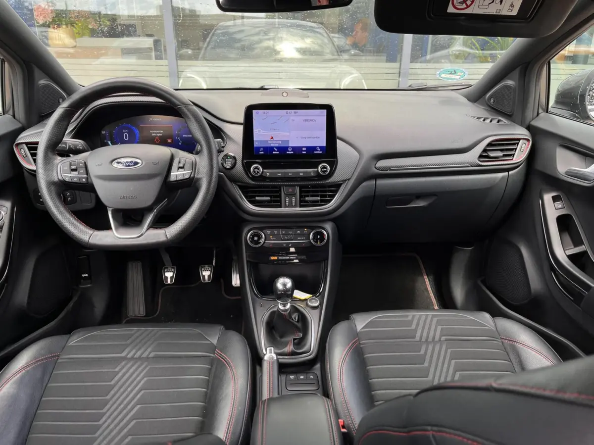 1.0 EcoBoost ST-Line X 155PK Winterpack Cruise Navi B&O Parkeersensoren Achter Climate Privacy Glass 18'' Velgen Full-LED *Sportief*