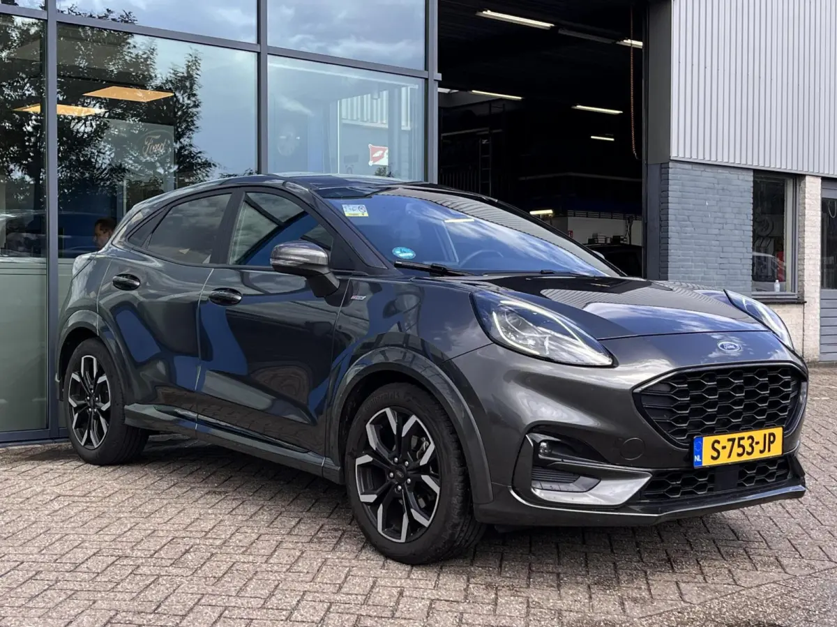 1.0 EcoBoost ST-Line X 155PK Winterpack Cruise Navi B&O Parkeersensoren Achter Climate Privacy Glass 18'' Velgen Full-LED *Sportief*