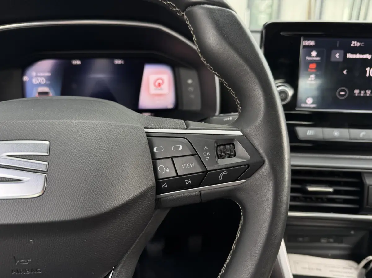 1.0 TSI Style Business Intense | Digital dashboard | Carplay | Adaptive cruise | Sensoren