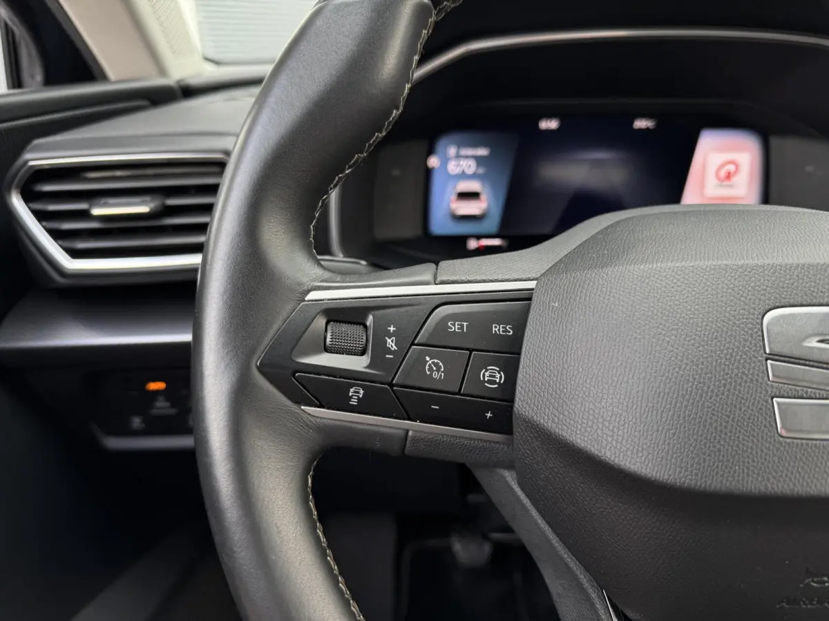 1.0 TSI Style Business Intense | Digital dashboard | Carplay | Adaptive cruise | Sensoren