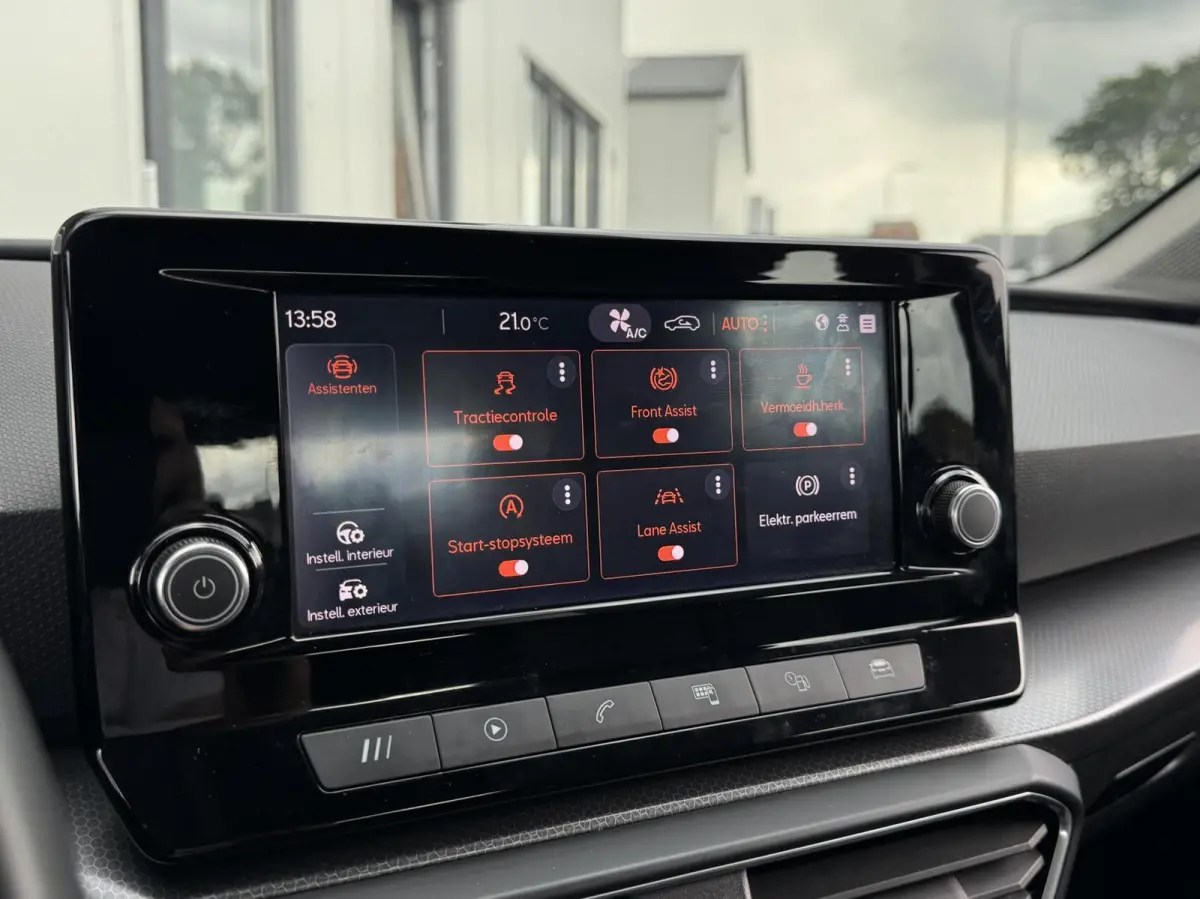 1.0 TSI Style Business Intense | Digital dashboard | Carplay | Adaptive cruise | Sensoren